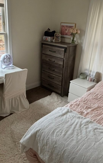 1908 single bedroom
